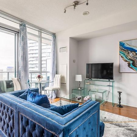 Апартаменты Gorgeous 1Br W/Parking Across The Scotiabank Arena Торонто Экстерьер фото